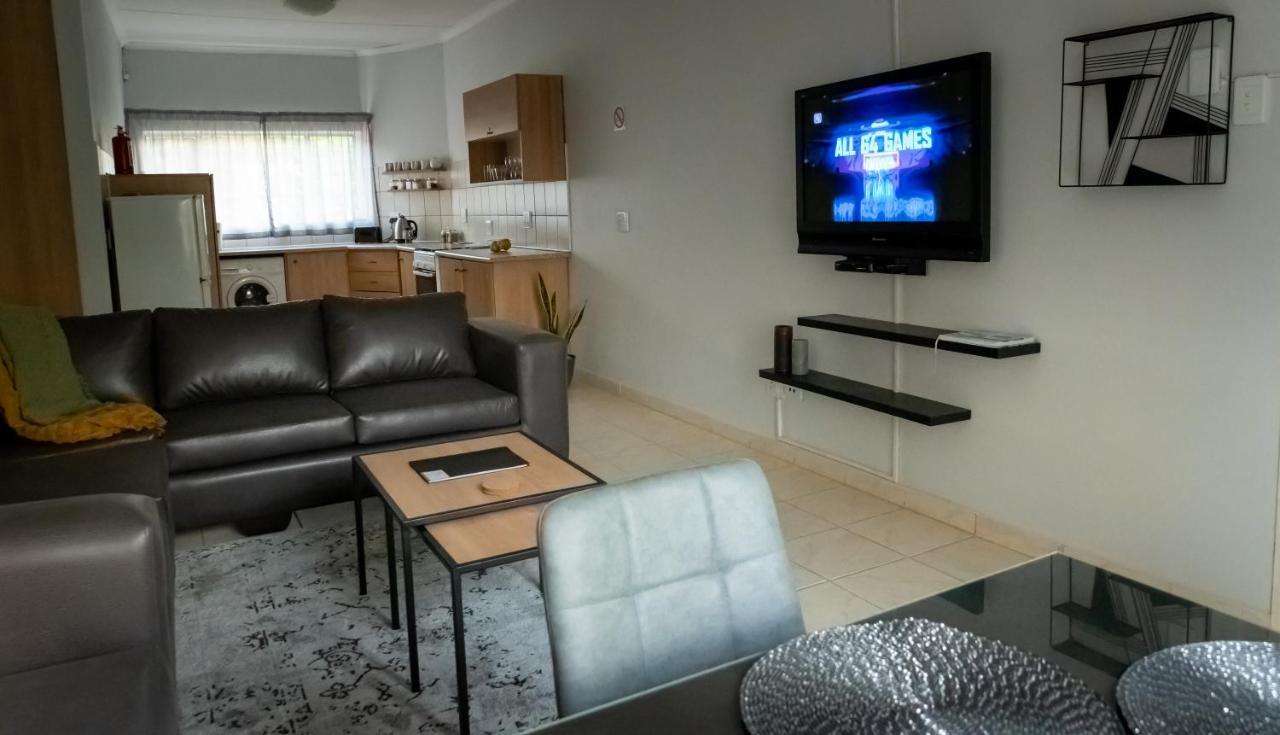 Villazek A Modern 2 Bedroom Open- Plan Apartment With Parking Pretoria Exterior photo